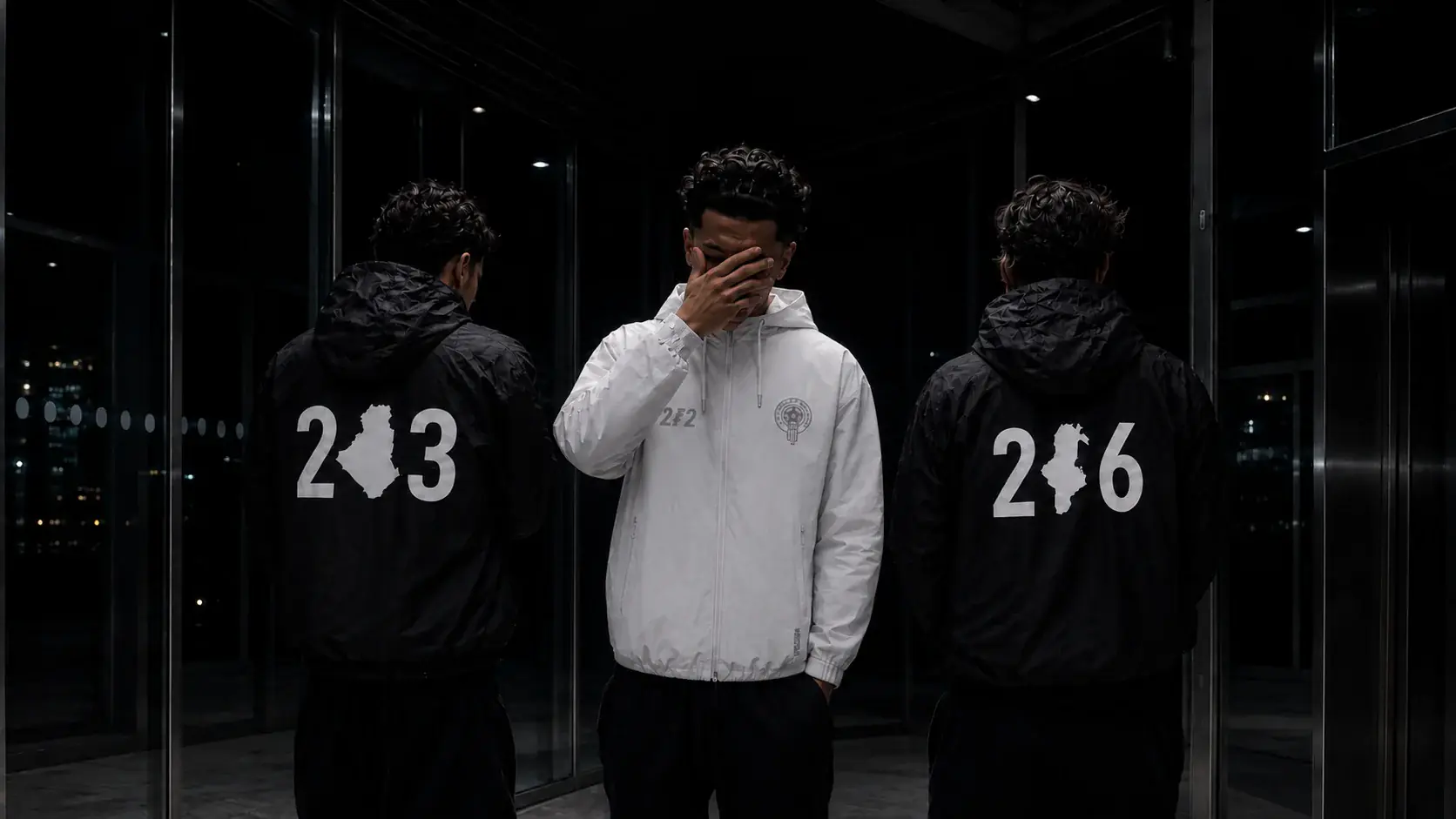 Veste réfléchissante NO FITNA noire, de jour, logo 212 gris argent