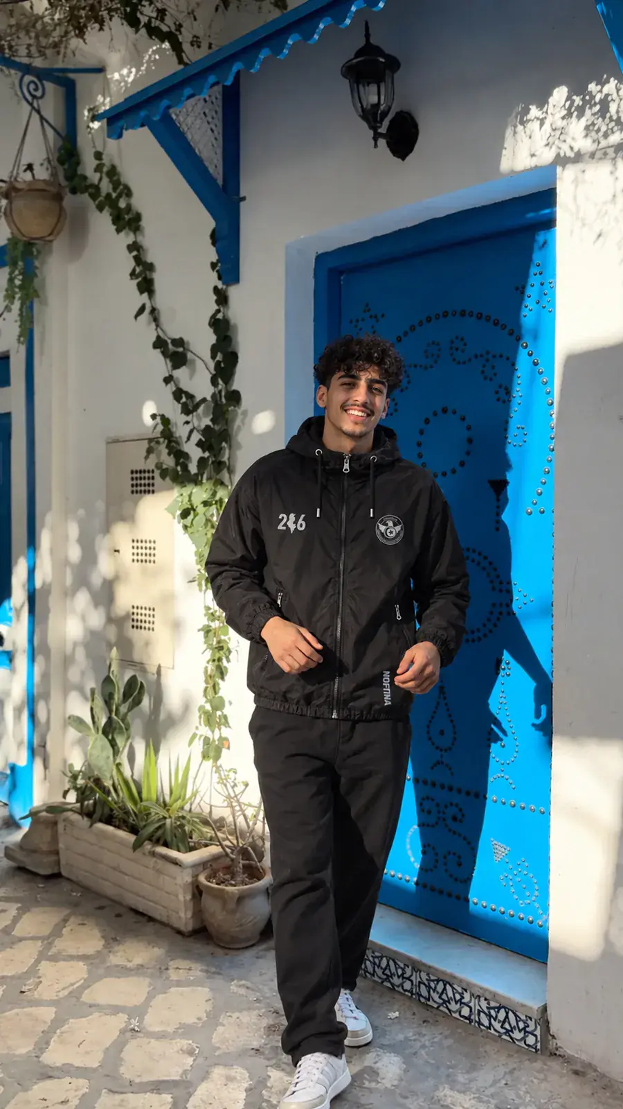 Veste NO FITNA 216 Tunisie portée : sidi bou saïd