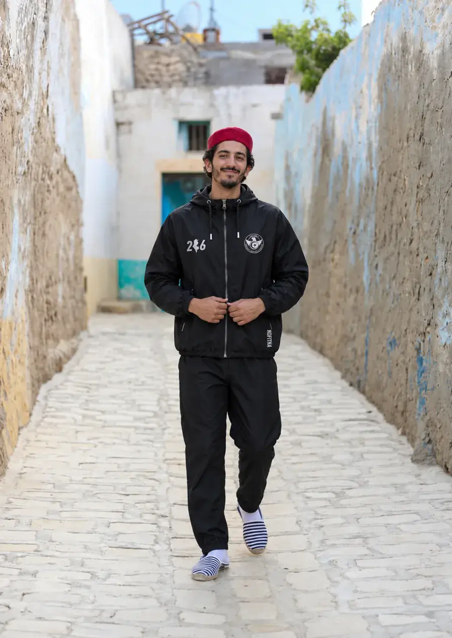 Veste NO FITNA 216 Tunisie portée : dans la médina