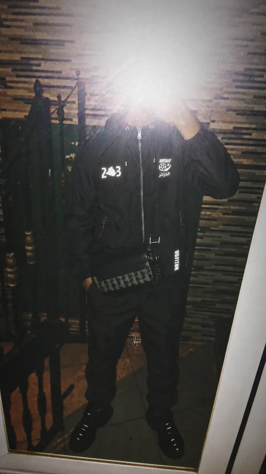 Veste NO FITNA 213 Algérie portée : selfie au flash